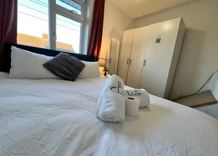 33Sm Dreams Unlimited Serviced Accommodation- Staines - Heathrow