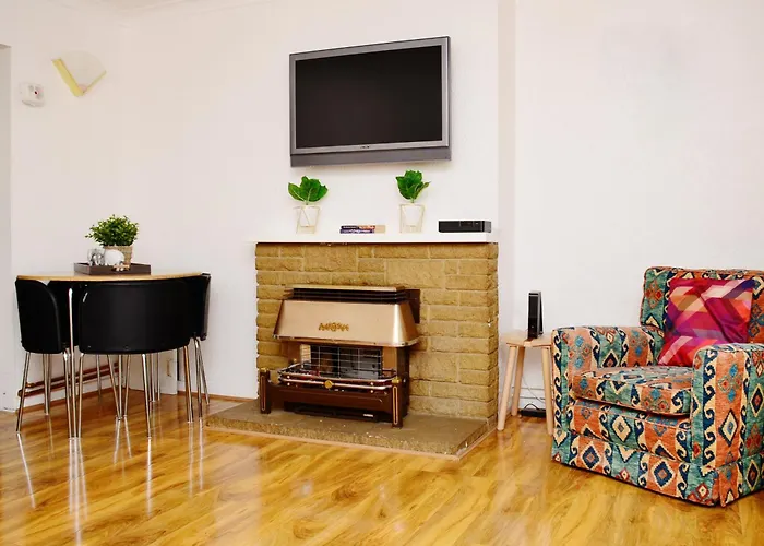 33Sm Dreams Unlimited Serviced Accommodation- Staines - Heathrow