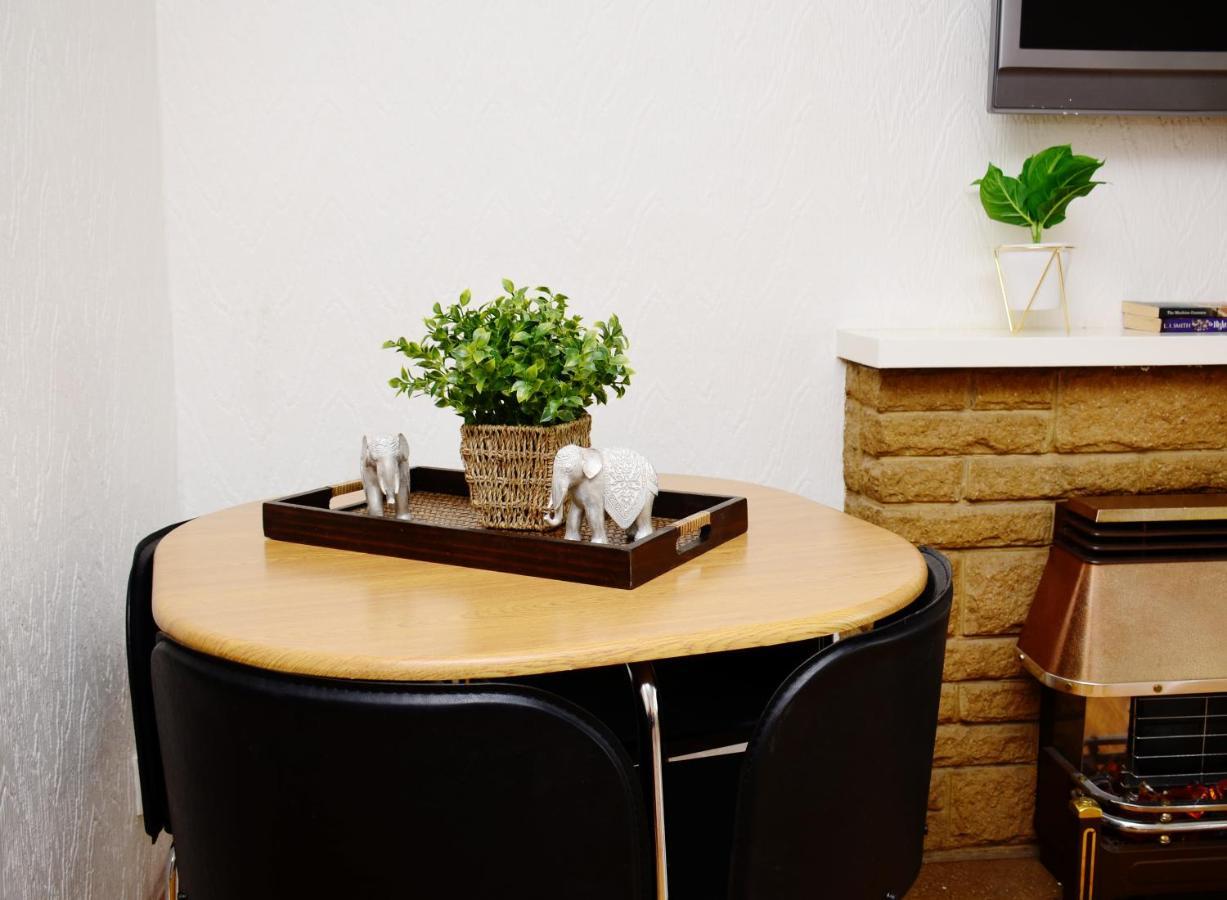 33sm Dreams Unlimited Serviced Accommodation- Staines - Heathrow *
