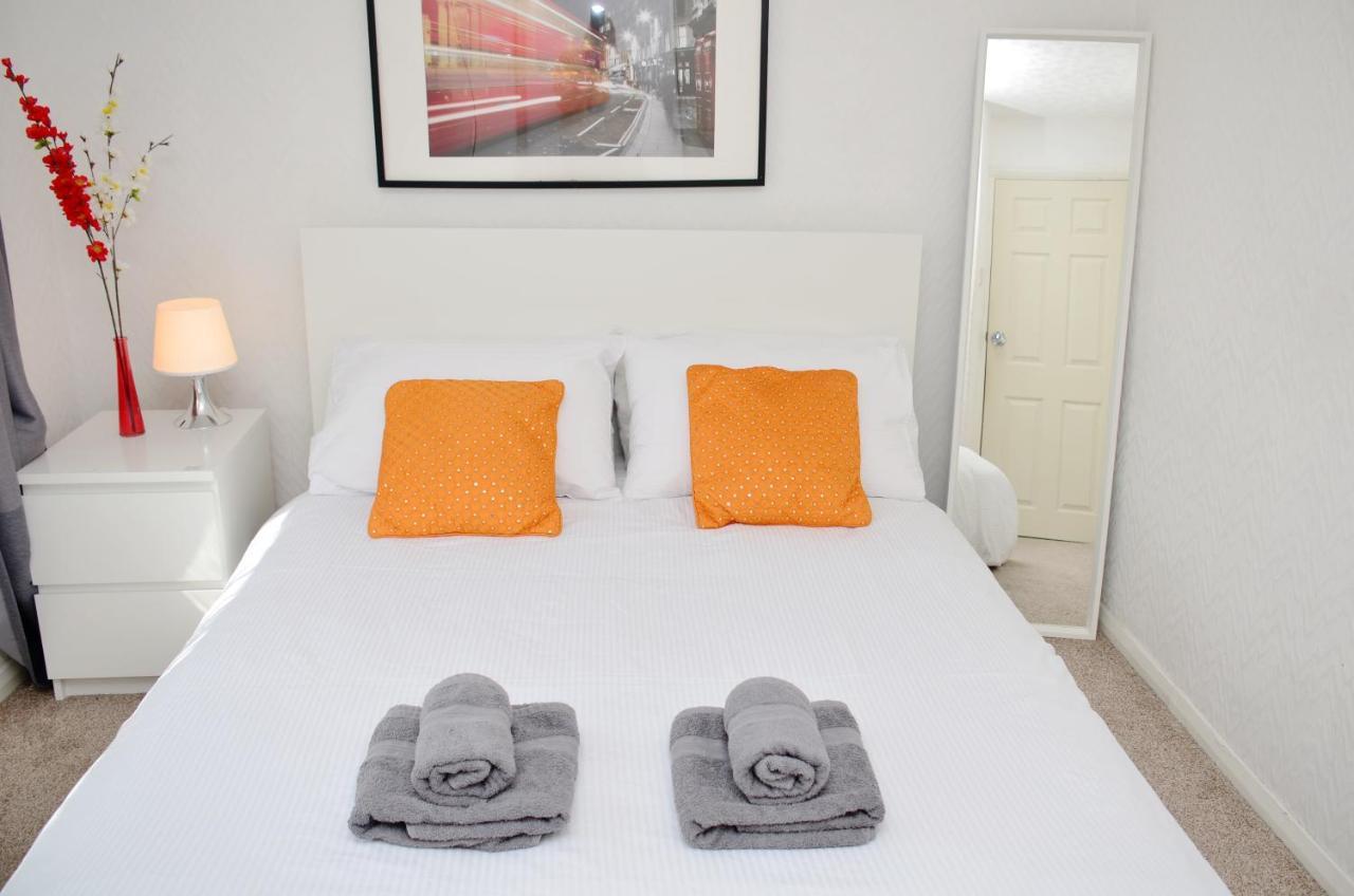 Casa de Férias 33sm Dreams Unlimited Serviced Accommodation- Staines - Heathrow *