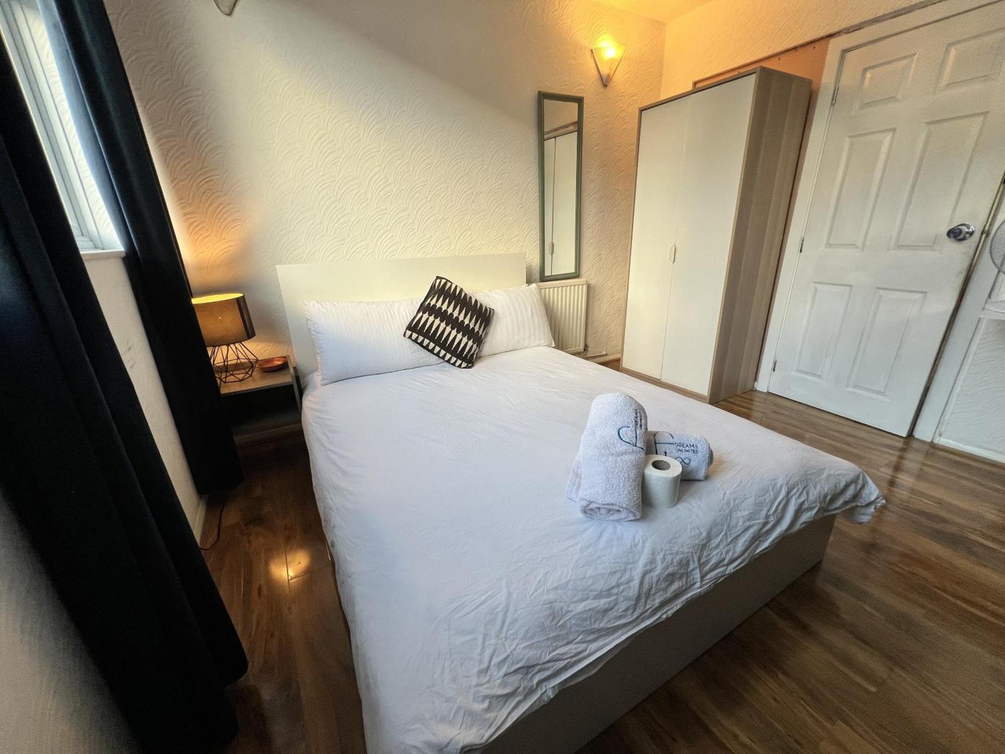 Casa de Férias 33sm Dreams Unlimited Serviced Accommodation- Staines - Heathrow